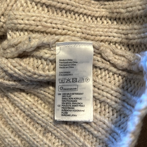 Vinatage H&M knit sweater size Medium - Picture 4 of 6